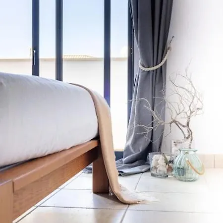 Beachfront Meia Апартаменты
