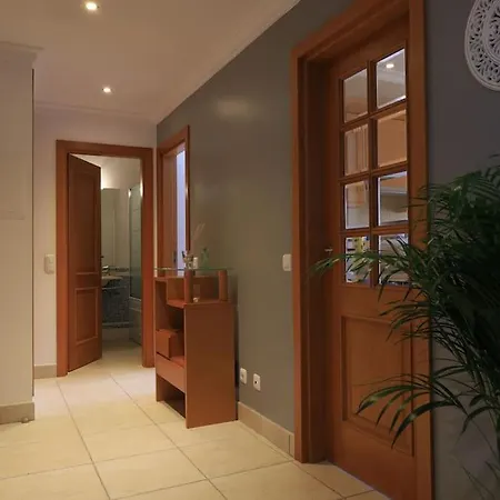 Beachfront Meia Апартаменты Лагуш